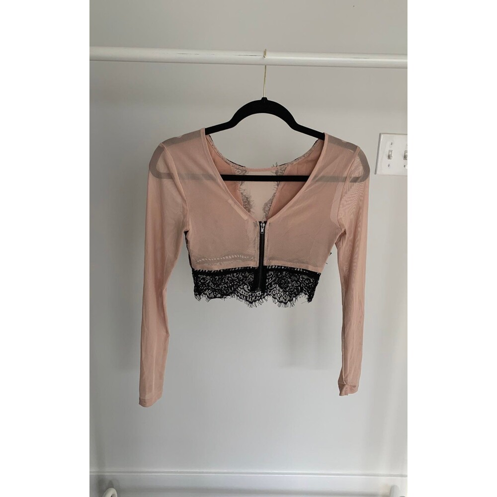 Lace top - Picture 4 of 5